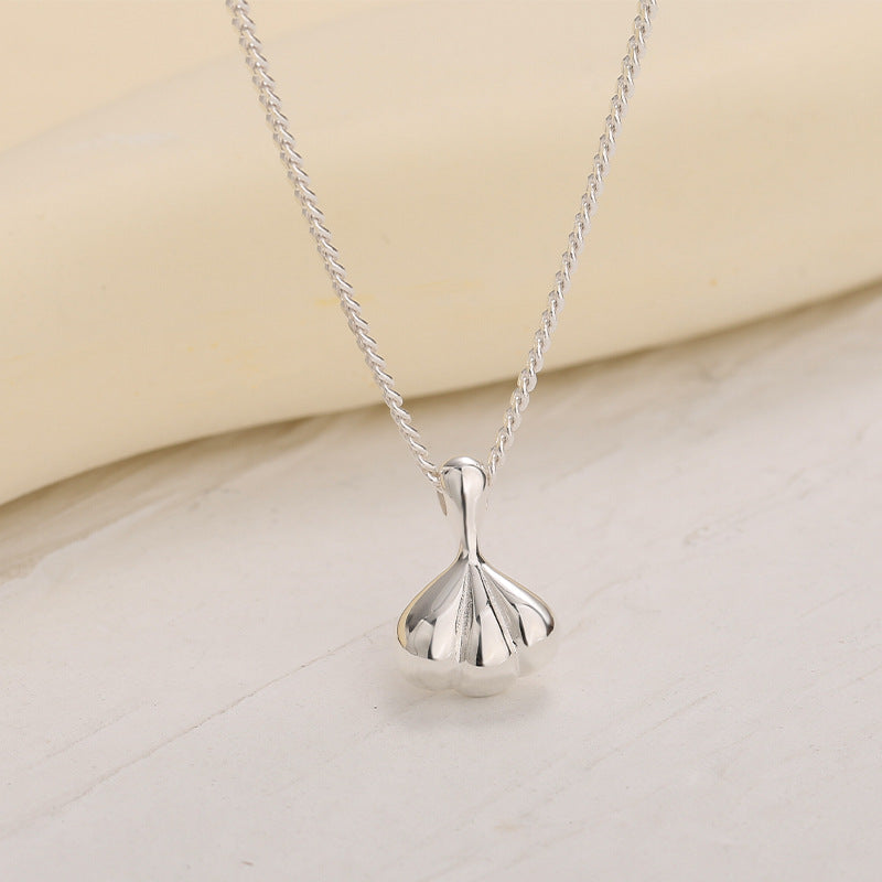 925 Sterling Silver Garlic Pendant Necklace, Minimalist Clove Design, Handmade Vegetable-Inspired Jewelry, Anti-Evil Charm Gift for Women, Unique Cute Silver Food Jewelry for Everyday Wear